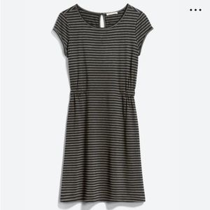 41 Hawthorn Black and grey striped stretchy scoop neck dress in medium